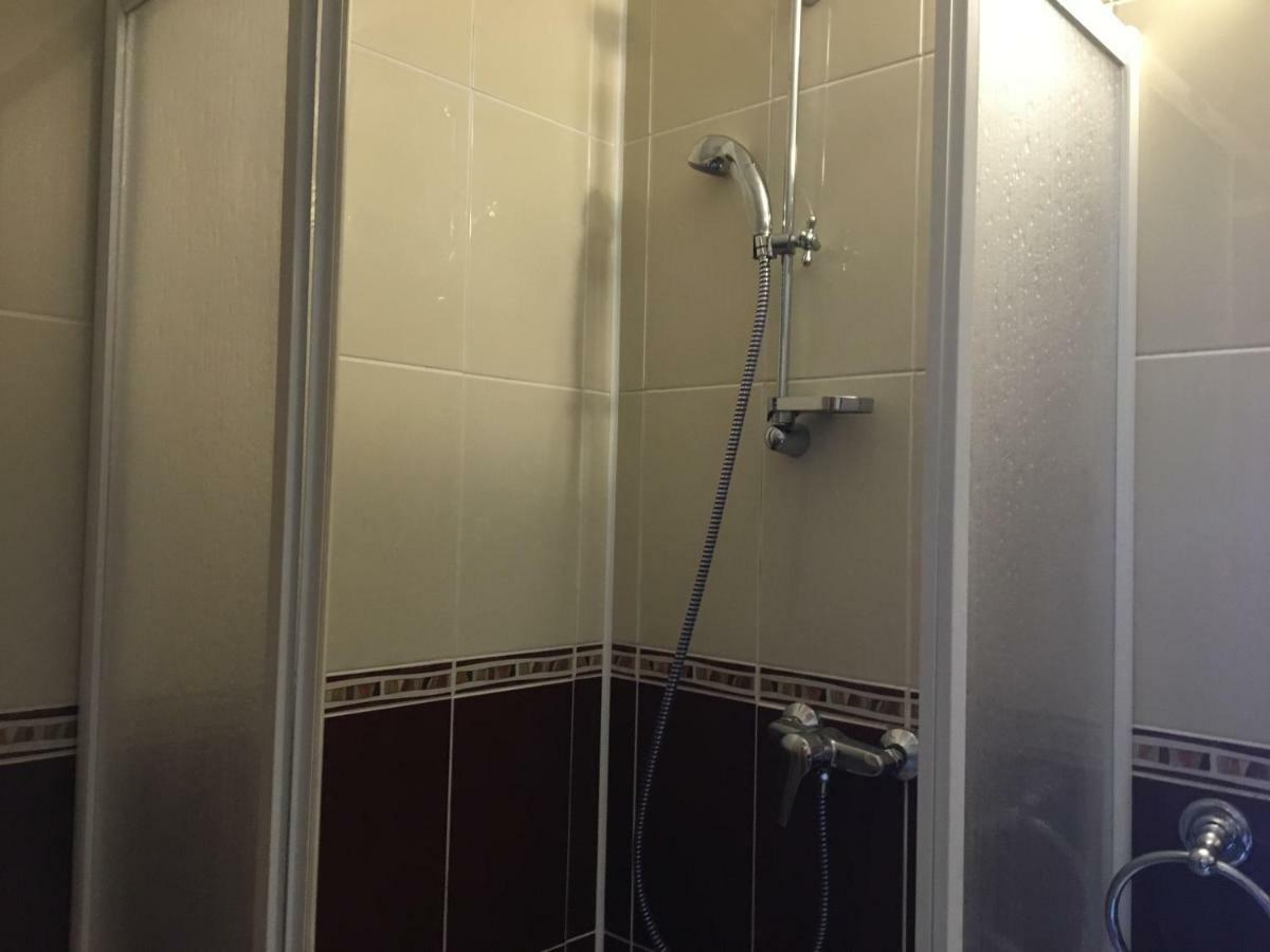 Hostel Villa Roma Lviv Buitenkant foto