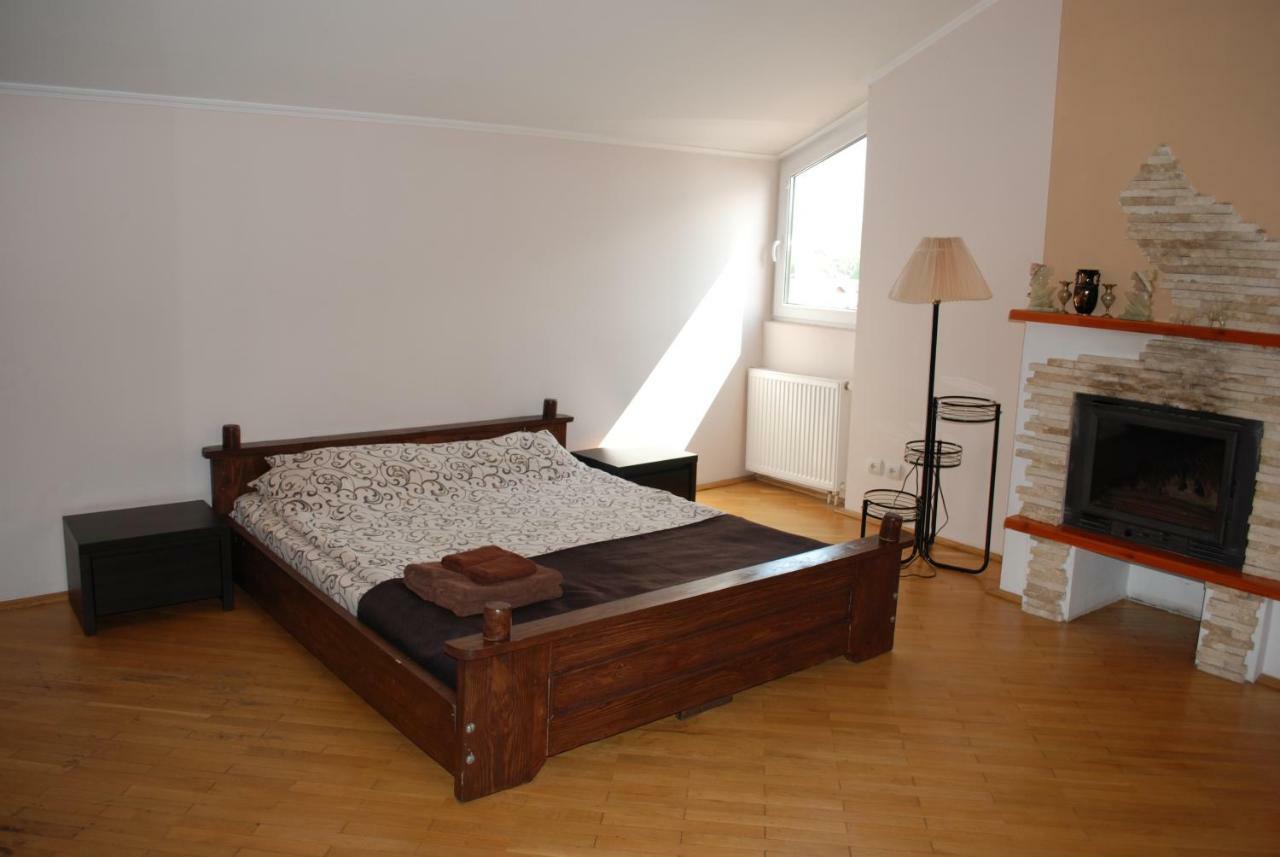 Hostel Villa Roma Lviv Buitenkant foto