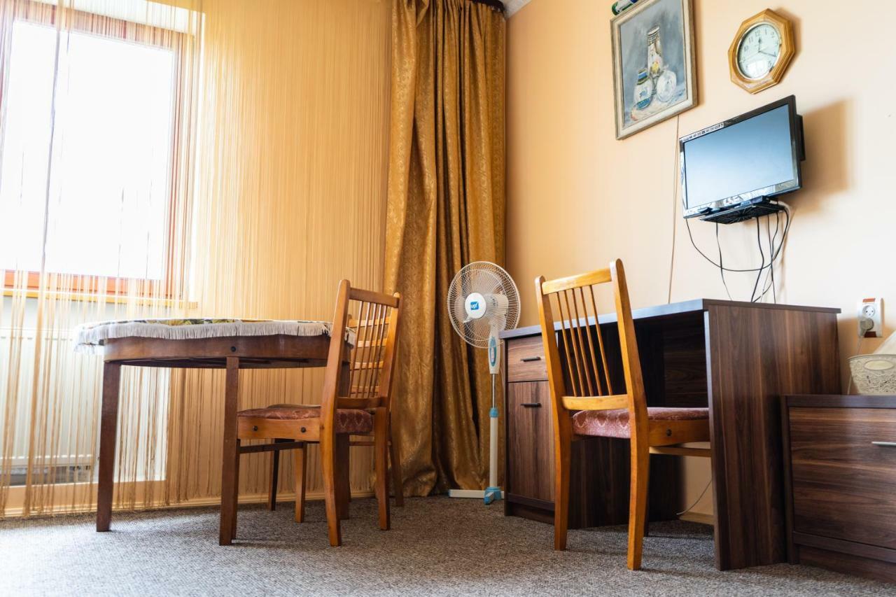 Hostel Villa Roma Lviv Buitenkant foto