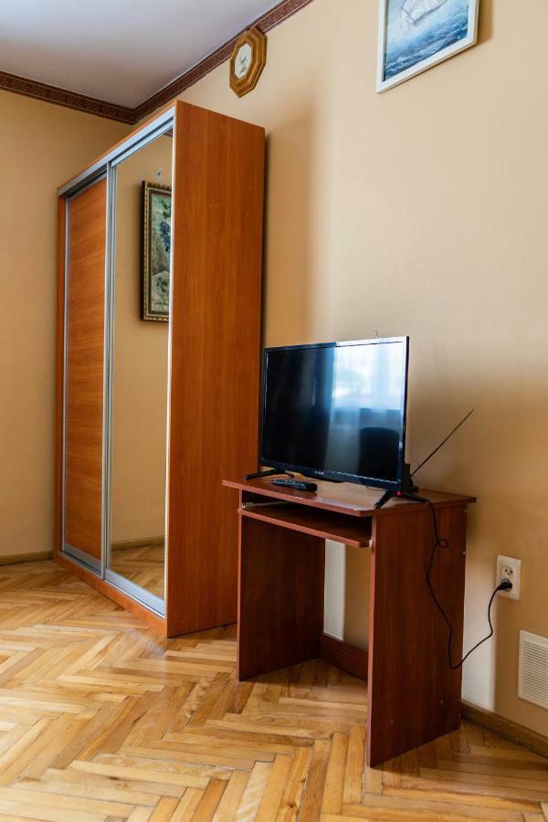 Hostel Villa Roma Lviv Buitenkant foto