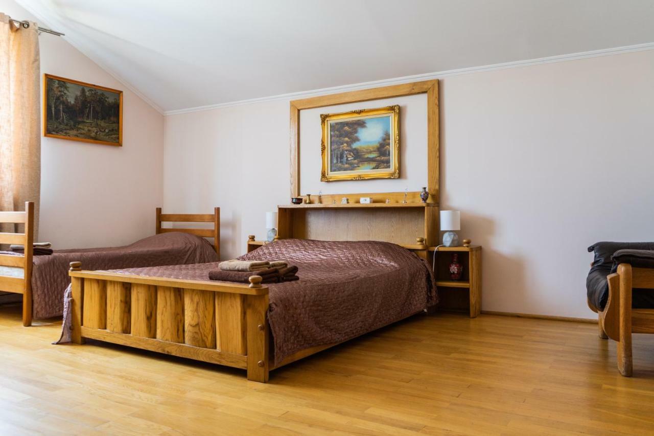 Hostel Villa Roma Lviv Buitenkant foto