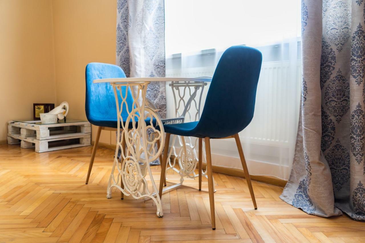 Hostel Villa Roma Lviv Buitenkant foto