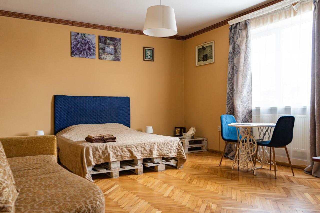 Hostel Villa Roma Lviv Buitenkant foto
