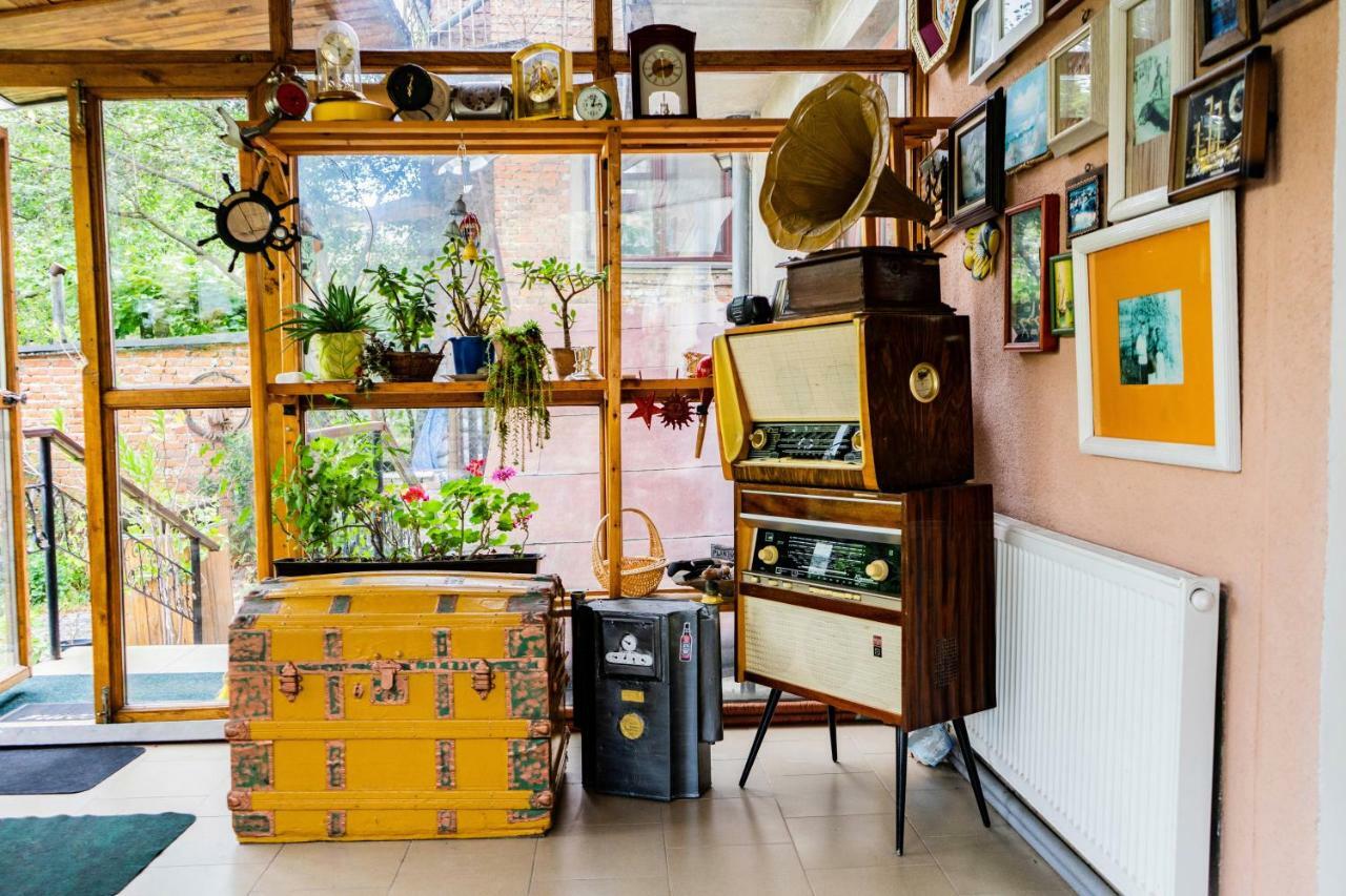 Hostel Villa Roma Lviv Buitenkant foto
