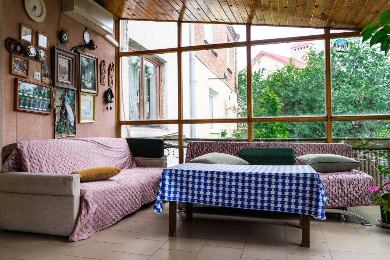 Hostel Villa Roma Lviv Buitenkant foto