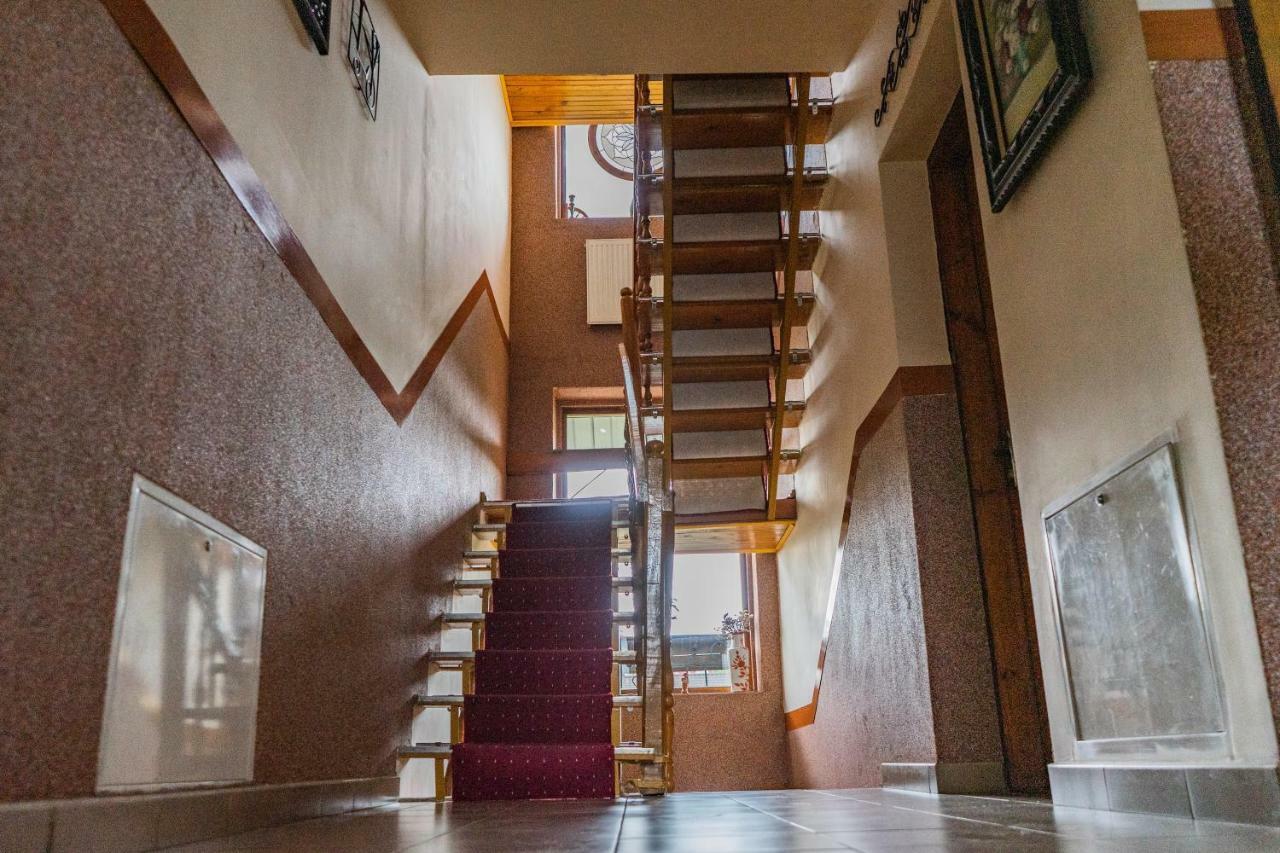 Hostel Villa Roma Lviv Buitenkant foto