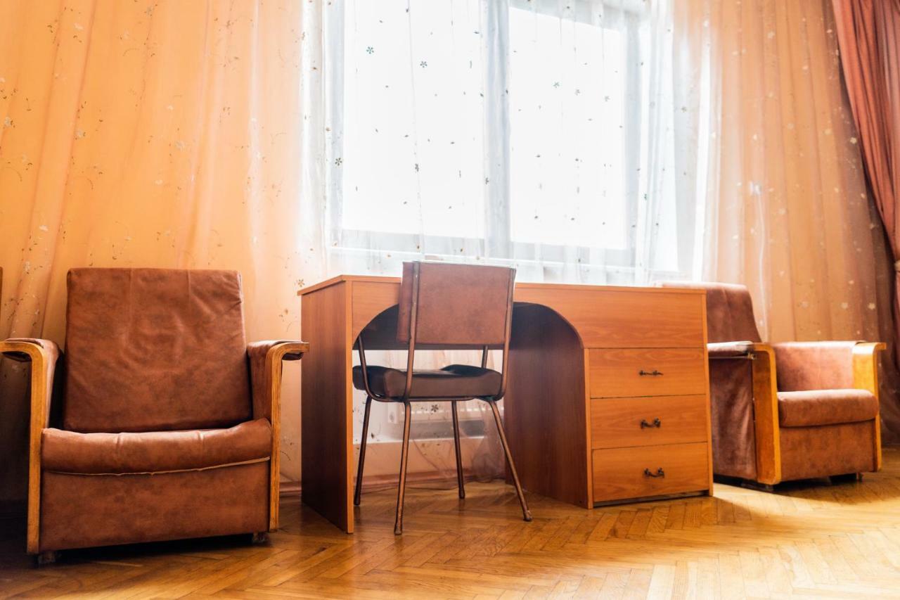 Hostel Villa Roma Lviv Buitenkant foto