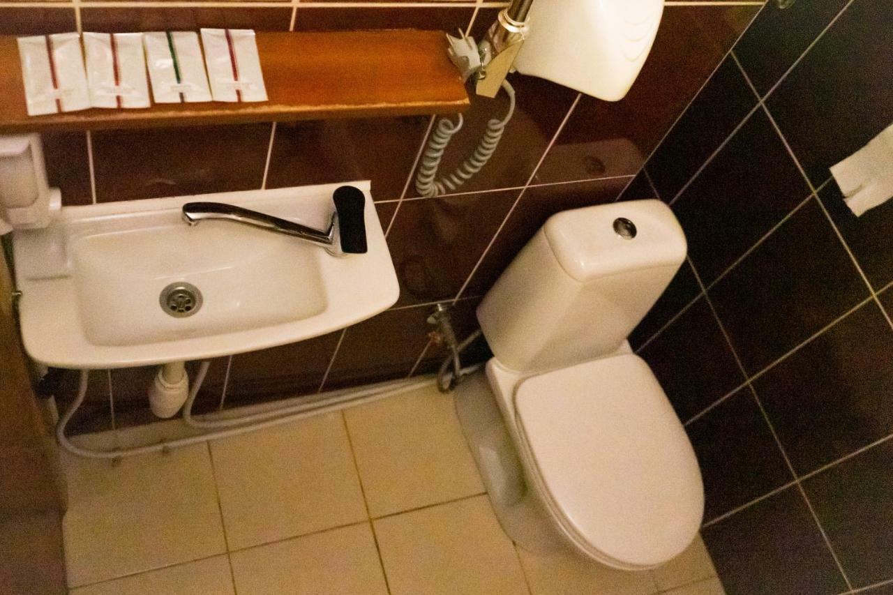 Hostel Villa Roma Lviv Buitenkant foto